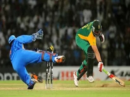 India vs South Africa: MS Dhoni one step away from Completing 50 catches in T20 Internationals | INDvSA: तीसरे टी20 में धोनी पर होंगी निगाहें, इस नए इतिहास से महज 'एक कदम' दूर