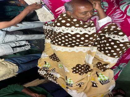 Digvijay Singh spent the night on a cot in front of the police station in Khajuraho know what is the matter? | दिग्विजय सिंह ने खजुराहो में थाने के सामने चारपाई पर बिताई रात, जानिए क्या है मामला? Digvijay Singh spent the night on a cot in front of the police station in Khajuraho know what is the matter? | दिग्विजय सिंह ने खजुराहो में थाने के सामने चारपाई पर बिताई रात, जानिए क्या है मामला?