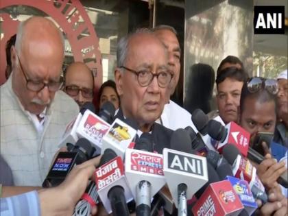 Digvijaya Singh said will fight under leadership Sharad Pawar to save rights tribals democracy danger Theft EVMs | "ईवीएम में ‘चोरी’, आदिवासियों के अधिकार और खतरे में पड़े लोकतंत्र को बचाने के लिए शरद पवार के नेतृत्व में लड़ेंगे लड़ाई", बोले दिग्विजय सिंह