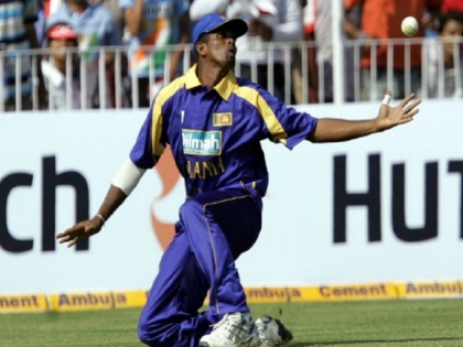 icc suspends sri lanka cricketer dilhara lokuhettige on fixing charge in t10 | टी10 लीग में दूसरे सीजन से पहले फिक्सिंग का 'भूत', आईसीसी ने इस श्रीलंकाई खिलाड़ी को किया सस्पेंड
