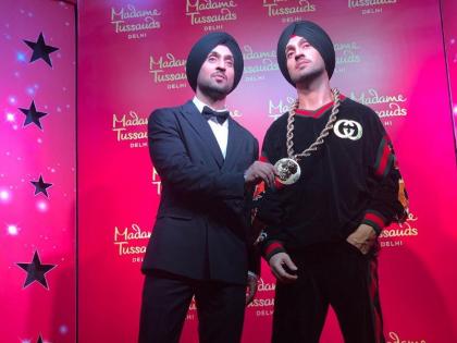 Diljit Dosanjh unveils his wax statue at Madame Tussauds Delhi | मैडम तुसाद में रिवील हुआ दिलजीत दोसांझ का वैक्स स्टैच्यू, इस वजह से इतिहास में दर्ज हो गया सिंगर का नाम Diljit Dosanjh unveils his wax statue at Madame Tussauds Delhi | मैडम तुसाद में रिवील हुआ दिलजीत दोसांझ का वैक्स स्टैच्यू, इस वजह से इतिहास में दर्ज हो गया सिंगर का नाम