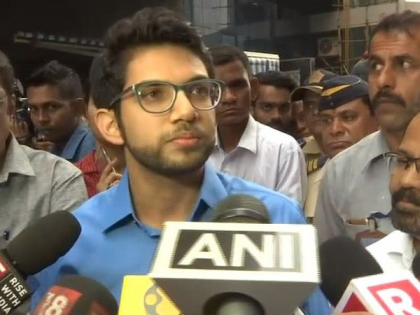 Maharashtra assembly elections: Shiv Sena announces names of candidates in some seats, discussion on seat sharing with BJP continues | महाराष्ट्र विधानसभा चुनावः शिवसेना ने कुछ सीटों पर किया उम्मीदवारों के नाम का ऐलान, बीजेपी से सीट बंटवारे पर चर्चा जारी