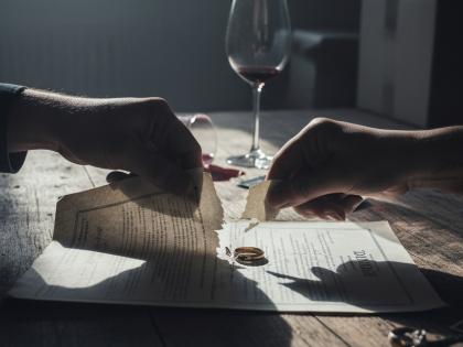 42% of men took out loans to pay for alimony after divorce shocking revelation from survey on divorce in India | तलाक के बाद गुजारा भत्ता के लिए 42% पुरुषों ने लिया कर्जा, भारत में तलाक पर हुए सर्वे में हुआ चौंकाने वाला खुलासा