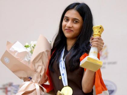 Divya Deshmukh Maharashtra nagpur felicitate Chess Grandmaster FIDE women World Cup victory achievement divine, unique and incomparable | Divya Deshmukh: दिव्य, अनुपम और अतुलनीय है दिव्या की उपलब्धि, विश्व चैंपियन का ताज रातोंरात हासिल नहीं हुआ