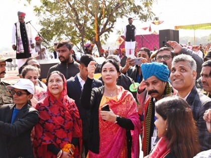 Rajasthan: Tourism Department preserves traditions and heritage through festivals: Deputy Chief Minister Diya Kumari | राजस्थान पर्यटन विभाग की ओर से आयोजित 'पतंगोत्सव' में उपमुख्यमंत्री दीया कुमारी ने की शिरकत, पतंगबाजी का उठाया लुत्फ