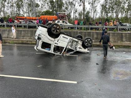 DK Shivakumar's convoy involved in road accident in Karnataka's Mandya, 5 injured | कर्नाटक के मांड्या में डीके शिवकुमार के काफिले का सड़क हादसा, 5 घायल DK Shivakumar's convoy involved in road accident in Karnataka's Mandya, 5 injured | कर्नाटक के मांड्या में डीके शिवकुमार के काफिले का सड़क हादसा, 5 घायल