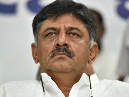 Karnataka BJP demands sacking of Deputy Chief Minister DK Shivakumar | कर्नाटक: भ्रष्टाचार के आरोप में बीजेपी ने उपमुख्यमंत्री डीके शिवकुमार को बर्खास्त करने की मांग की