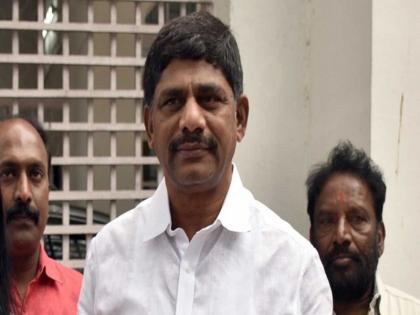 Bengaluru Rural Congress MP DK Suresh Demands Separate Country For South | VIDEO: कांग्रेस सांसद और डीके शिवकुमार के भाई ने दक्षिण के लिए अलग देश की मांग की, कहा- 'केंद्र हमारा पैसा उत्तर भारत को दे रहा है' Bengaluru Rural Congress MP DK Suresh Demands Separate Country For South | VIDEO: कांग्रेस सांसद और डीके शिवकुमार के भाई ने दक्षिण के लिए अलग देश की मांग की, कहा- 'केंद्र हमारा पैसा उत्तर भारत को दे रहा है'