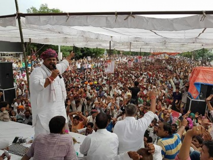 lok sabha election 2019 uttar pradesh congress rahul gandhi priyanka gandhi | जो लोग कांग्रेस को हल्के में ले रहे हैं, उनकी आंखें 23 मई को खुली रह जाएंगी: धीरज गुर्जर