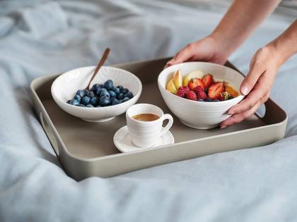 do not eat food on bed can cause issues related to health tips in hindi | बेड पर खाना खाने से आपके कानों पर हो सकता है गहरा असर, दुर्लभ बीमारियां कर सकती है आपको परेशान, एक्सपर्ट्स से जानें कारण और बचने का तरीका