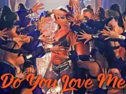 'You You Love Me' director Ahmad Khan defends | 'डू यू लव मी' का डायरेक्टर अहमद खान ने किया बचाव, कही ये बड़ी बात