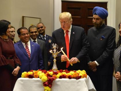 US President Donald Trump celebrated Diwali with top lawmakers | अमेरिकी राष्ट्रपति डोनाल्ड ट्रंप ने शीर्ष सांसदों संग मनाई दीवाली US President Donald Trump celebrated Diwali with top lawmakers | अमेरिकी राष्ट्रपति डोनाल्ड ट्रंप ने शीर्ष सांसदों संग मनाई दीवाली