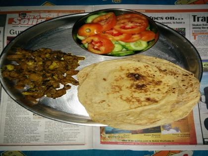 donot eat roti in night may chapati cause weight gain increase sugar level health tips in hindi | रात में रोटी खाना सेहत के लिए नहीं है सही, हो सकता है वेट गेन-बढ़ सकता शुगर लेवल, जानिए इसके नुकसान और नाइट में क्या खाएं?