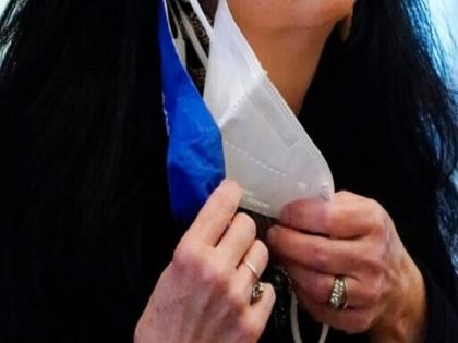 coronavirus prevention tips in Hindi: Health experts say double masking is better idea to stay away covid-19 | COVID prevention: एक्सपर्ट्स का दावा, कोरोना की दूसरी लहर से बचना है तो मास्क पहनने का यह तरीका आएगा काम