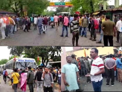 Jharkhand Uproar during Ram Navami procession in Jamshedpur Haldipokhar Stone pelting on crowd 5 people injured | झारखंड: जमशेदपुर में रामनवमी जुलूस के दौराम हंगामा; भीड़ पर पथराव, 5 लोग घायल