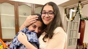 Smriti irani wrote a instagram post against her daughter mocked in school by a boy | स्मृति ईरानी की बेटी को स्कूल में चिढ़ाया, मंत्री ने इन्स्टाग्राम पोस्ट लिख कर दिया जवाब