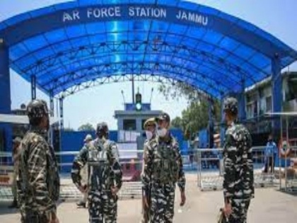 jammu iaf station attack initial probe suggest ieds made in pakistan lashkar-e-taiba | कश्मीर में हुए ड्रोन हमले की जांच में हुआ बड़ा खुलासा, पाकिस्तान के ऑर्डिनेंस फैक्ट्री में बनाए गए थे विस्फोटक