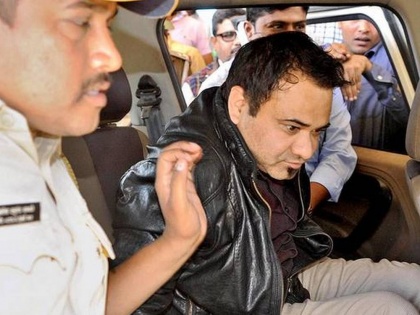 Dr kafeel khan attack on UP Yogi Govt after released mathura jail | जेल से रिहा होते ही डॉ. कफील खान ने योगी सरकार को घेरा, 'यूपी STF का धन्यवाद, रास्ते में मुझे एनकाउंटर में मारा नहीं'