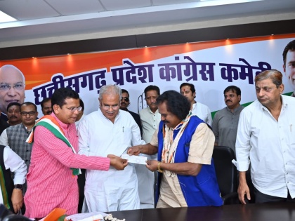 Chhattisgarh day after leaving BJP senior tribal leader Nand Kumar Sai joins Congress big blow to BJP in Surguja division | छत्तीसगढ़ः भाजपा छोड़ने के एक दिन बाद ​वरिष्ठ आदिवासी नेता साय कांग्रेस में शामिल, सरगुजा संभाग में बीजेपी को बड़ा झटका, जानें कौन हैं