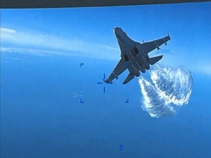 Video Of Russian Fighter Jet Colliding With US Drone Over Black Sea | काला सागर के ऊपर अमेरिकी ड्रोन से टकराया रूसी फाइटर जेट, यूएस यूरोपियन कमांड ने जारी किया फुटेज