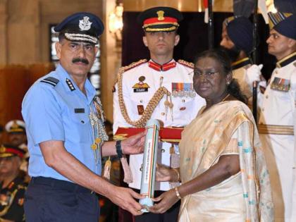 Air Force officers Sanjeev Ghuratia and Venigalla Srinivas Choudhary from Nagpur awarded Ati Vishisht Seva Medal | नागपुर के वायुसेना अधिकारी संजीव घुराटिया और वेणिगल्ला श्रीनिवास चौधरी को अति विशिष्ट सेवा पदक Air Force officers Sanjeev Ghuratia and Venigalla Srinivas Choudhary from Nagpur awarded Ati Vishisht Seva Medal | नागपुर के वायुसेना अधिकारी संजीव घुराटिया और वेणिगल्ला श्रीनिवास चौधरी को अति विशिष्ट सेवा पदक