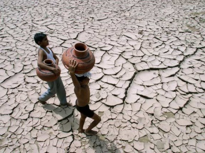 Water crisis in ten thousand villages of the state has dropped drastically, water scarcity | महाराष्ट्र के 10 हजार गांवों में जल संकट भूगर्भ जलस्तर बेहद गिरा, जल आपातकाल