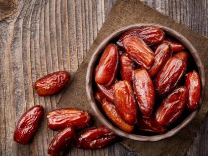 Health benefits of eating dry dates or chhuara with hot milk daily for men | दूध में इस पाउडर का एक चम्मच मिलाकर पिएं पुरुष, पाएंगे दमदार बॉडी, सेक्स लाइफ होगी बेहतर Health benefits of eating dry dates or chhuara with hot milk daily for men | दूध में इस पाउडर का एक चम्मच मिलाकर पिएं पुरुष, पाएंगे दमदार बॉडी, सेक्स लाइफ होगी बेहतर