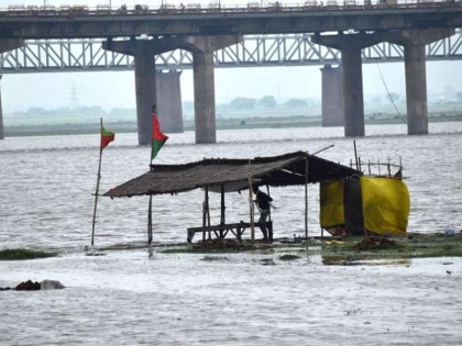 Ganga, Yamuna are taking Dire as, rain in the hilly areas and the water released disaster | गंगा, यमुना समेत कई नदियां ले रही हैं रौद्र रूप, पहाड़ी इलाकों में बारिश और बांधों से छोड़ा गया पानी बना आफत