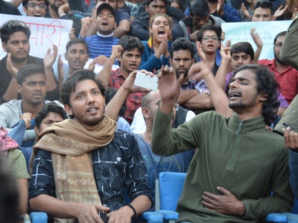 jnu fee hike protest ground report students warns modi government delhi police beaten blind shashi bhushan samad | JNU फीस विवाद: इस बार मोदी सरकार के खिलाफ सिर्फ वामपंथी नहीं बल्कि पूरा जेएनयू खड़ा है