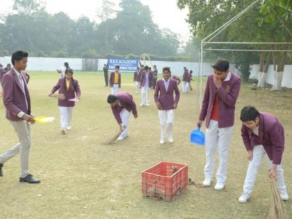 school takes place from school instead of fees in gaya bihar Initiative of cleanliness | बिहार के इस जिले में चलाई जा रही स्वच्छता अभियान की अनूठी पहल, बच्चों से फीस की जगह स्कूल लेता है कचरा