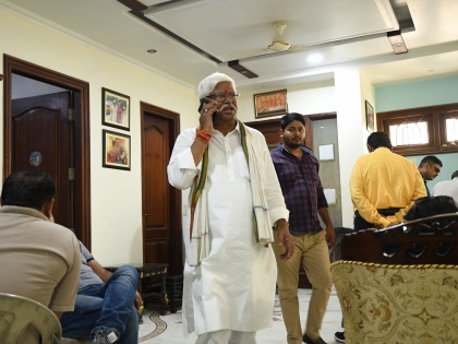 congress west delhi candidate mahabal mishra exclusive interview with lokmat | इंटरव्यू: आम आदमी पार्टी का वादा झूठा, दिल्ली को नहीं मिल सकता है पूर्ण राज्य का दर्जा-महाबल मिश्रा