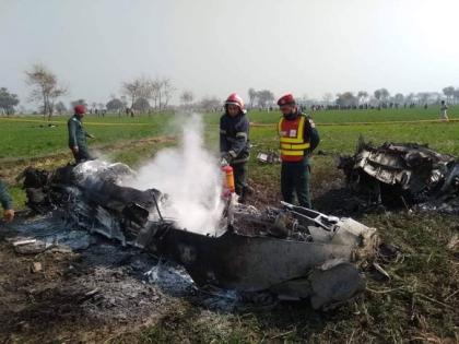 Mirage plane crashes on regular training mission of Pakistan Air Force | पाकिस्तान वायु सेना के नियमित प्रशिक्षण मिशन पर मिराज विमान हुआ दुर्घटनाग्रस्त
