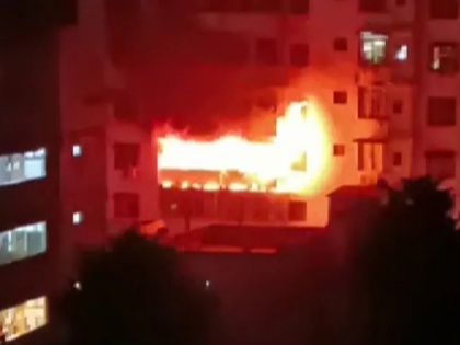 Dubai Fire 16 killed 9 injured in massive fire in Dubai spice market al ras residential building | Dubai Fire: दुबई के रिहायशी बिल्डिंग में भीषण आग लगने से 16 लोगों की मौत, 9 घायल