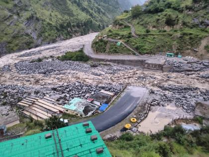 Due to rain in Chamoli bridge on Jyotirmath-Malari highway was washed away motor connectivity of dozens of villages was lost | Uttarakhand Devastation: चमोली में बारिश से ज्योतिर्मठ-मलारी राजमार्ग पर पुल बहा, दर्जनों गांवों से टूटा संपर्क