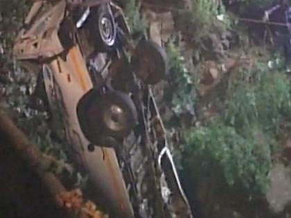 MAHARASHTRA: Road bus accident in Kolhapur, 13 people died | महाराष्ट्र: कोल्हापुर जा रही बस नदी में गिरी, 13 लोगों की मौत MAHARASHTRA: Road bus accident in Kolhapur, 13 people died | महाराष्ट्र: कोल्हापुर जा रही बस नदी में गिरी, 13 लोगों की मौत