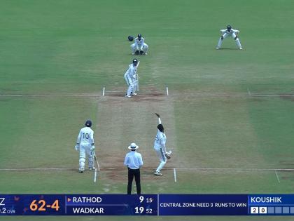 South Zone vs Central Zone, Final 2025 live SZONE 149-426 CZONE 511-66-4 Central Zone won by 6 wkts Central Zone 2025 Duleep Trophy champions | South Zone vs Central Zone, Final 2025: दलीप ट्रॉफी पर मध्य क्षेत्र ने 7वीं बार किया कब्जा, 6 विकेट से दक्षिण को हराया, जानिए प्लेयर ऑफ द मैच और सीरीज कौन?