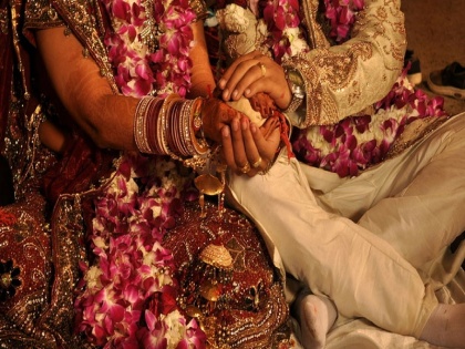 bihar Buxar crime after getting married groom got angry girl family was beaten case | बक्सर में शादी के बाद पांव पुजाई में रूठ गया दूल्हा, गांव के लोगों ने जमकर कूटा, चाचा और भाई जख्मी, हालत गंभीर