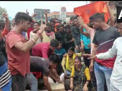 Dumka Girl Death Man set girl on fire Sec 144 imposed smiling in police custody Deputy Commissioner and SP present, Police force Jharkhand | Dumka Girl Death: पेट्रोल से जलाई गई अंकिता की मौत के बाद दुमका में तनाव, निषेधाज्ञा लागू, उपायुक्त और एसपी मौजूद, पुलिस बल की तैनाती, जानें मामला