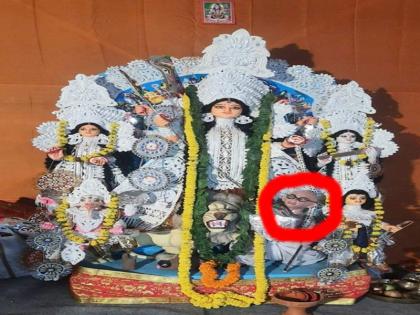 Durga Puja 2022 Uproar showing Mahatma Gandhi as Mahishasur Pooja pandal Kolkata Police took step | Durga Puja 2022: पूजा पंडाल में महात्मा गांधी को ‘महिषासुर’ के रूप में दिखाने पर मचा हंगामा, कोलकाता पुलिस ने उठाया यह कदम Durga Puja 2022 Uproar showing Mahatma Gandhi as Mahishasur Pooja pandal Kolkata Police took step | Durga Puja 2022: पूजा पंडाल में महात्मा गांधी को ‘महिषासुर’ के रूप में दिखाने पर मचा हंगामा, कोलकाता पुलिस ने उठाया यह कदम