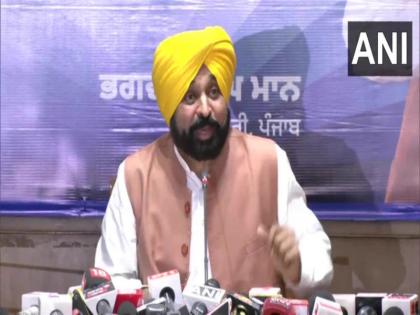 warning of Governor Banwarilal Purohit CM Mann replied that law and order is completely under control | कल राज्यपाल ने पंजाब के शांतिपसंद लोगों को धमकी दी, सीएम मान ने बनवारी लाल पुरोहित को दिया ये जवाब warning of Governor Banwarilal Purohit CM Mann replied that law and order is completely under control | कल राज्यपाल ने पंजाब के शांतिपसंद लोगों को धमकी दी, सीएम मान ने बनवारी लाल पुरोहित को दिया ये जवाब