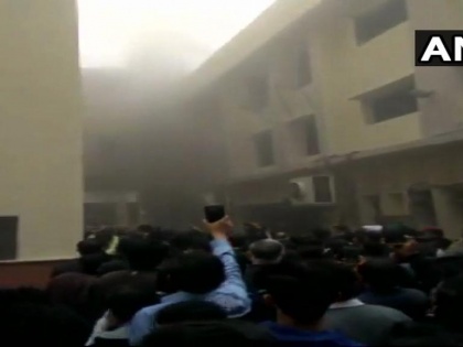 fire in Delhi High Court's canteen live news updates | दिल्ली हाईकोर्ट के कैंटीन में लगी आग, कोई हताहत नहीं