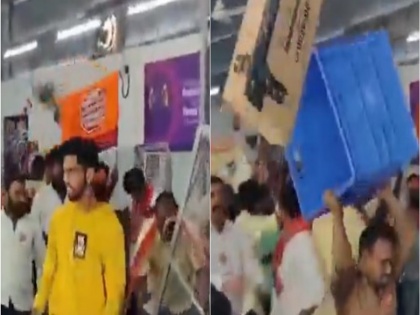 E-commerce platform Amazon office ransacked due sale of Pakistani flag controversial book MNS workers create ruckus | वीडियो: पाकिस्तानी झंडा और विवादित किताब बिकने के कारण ई-कॉमर्स प्लेटफॉर्म अमेजन के ऑफिस में की गई तोड़फोड़, मनसे कार्यकर्ताओं ने मचाया भारी हंगामा