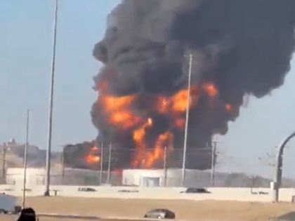 Saudi Aramco’s Jeddah oil depot hit by Houthi attack | यमन के हूती विद्रोहियों ने सऊदी अरब में तेल डिपो पर किया हमला, आग में दो टैंक क्षतिग्रस्त, ब्रिटेन के प्रधानमंत्री ने की निंदा