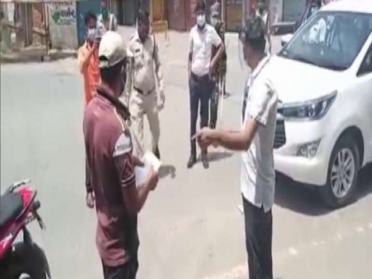 chhattisgarh surajpur collector slaps man apologises after viral video | छत्तीसगढ़ कलेक्टर ने वीडियो वायरल होने के बाद मांगी माफी, कहा- बदतमीजी करने पर मारा था थप्पड़