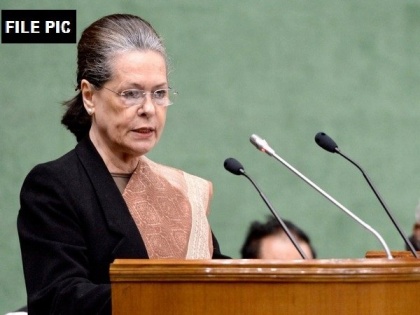 RTI Act on the brink of extinction: Sonia Gandhi | सोनिया ने कहा, बहुत चिंता का विषय है कि केंद्र सरकार ऐतिहासिक RTI कानून-2005 को पूरी तरह से खत्म करने पर उतारू है