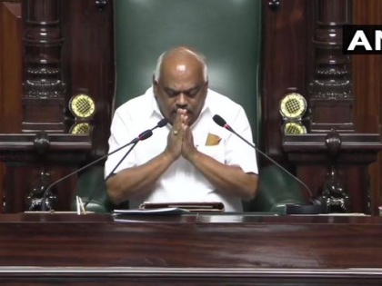 Bengaluru: #Karnataka legislative assembly speaker KR Ramesh Kumar tenders his resignation from the post. | कर्नाटक विधानसभा अध्यक्ष ने कहा, मैंने पद से खुद को अलग करने का फैसला किया है, इस कारण इस्तीफा दिया