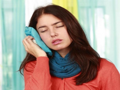 home remedies for ear pain in winter: 5 best and effective home remedies for ear pain in Hindi | सर्दी में कान दर्द का इलाज : सर्दी, खांसी, जुकाम किसी भी वजह से होने वाले कान के दर्द लिए आजमाएं ये 5 असरदार घरेलू उपचार