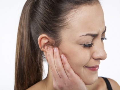 home remedies for ear problems, infection, Boils, Swimmer's Ear, Meniere's Disease, Otomycosis, Tinnitus, Barotrauma, Vestibular Neuritis | सर्दियों में कान दर्द, मवाद, खुजली, सूजन, जलन, झुनझुनी, बेचैनी, कान का बजना जैसी समस्याओं को जड़ से खत्म करेंगी ये 3 चीजें