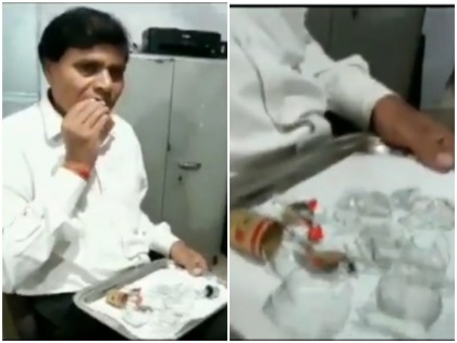 Madhya Pradesh lawyer eating glass since last 40-45 see video here | 40-45 सालों से कांच खा रहा है ये शख्स, पेशे से हैं वकील, यकीन नहीं है तो देखिये इनका वीडियो