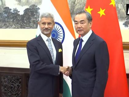 External Affairs Minister, S Jaishankar meets Vice President of China, Wang Qishan, in Beijing. | जम्मू-कश्मीर को लेकर भारत-पाक तनाव के बीच चीनी शीर्ष नेतृत्व से बीजिंग में मिले विदेश मंत्री एस जयशंकर